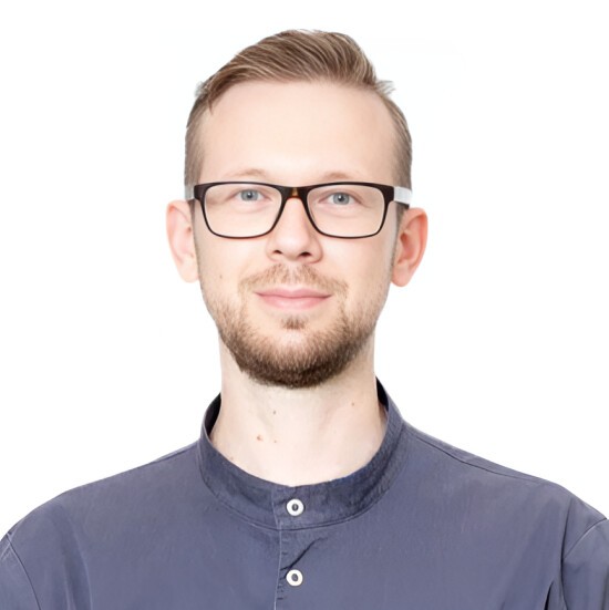 Попов Максим Васильевич